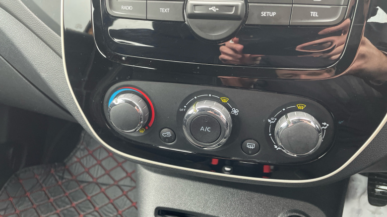 Renault Captur 0.9 TCE 90 Play 5dr Petrol Hatchback